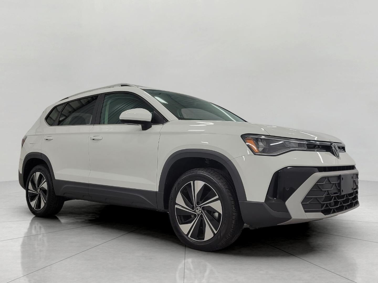 2025 Volkswagen Taos SE 4MOTION