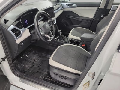 2025 Volkswagen Taos SE 4MOTION