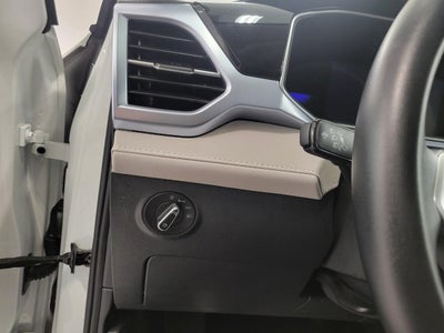 2025 Volkswagen Taos SE 4MOTION