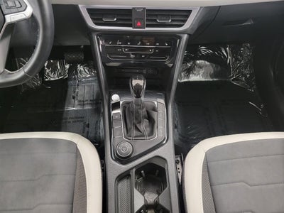 2025 Volkswagen Taos SE 4MOTION