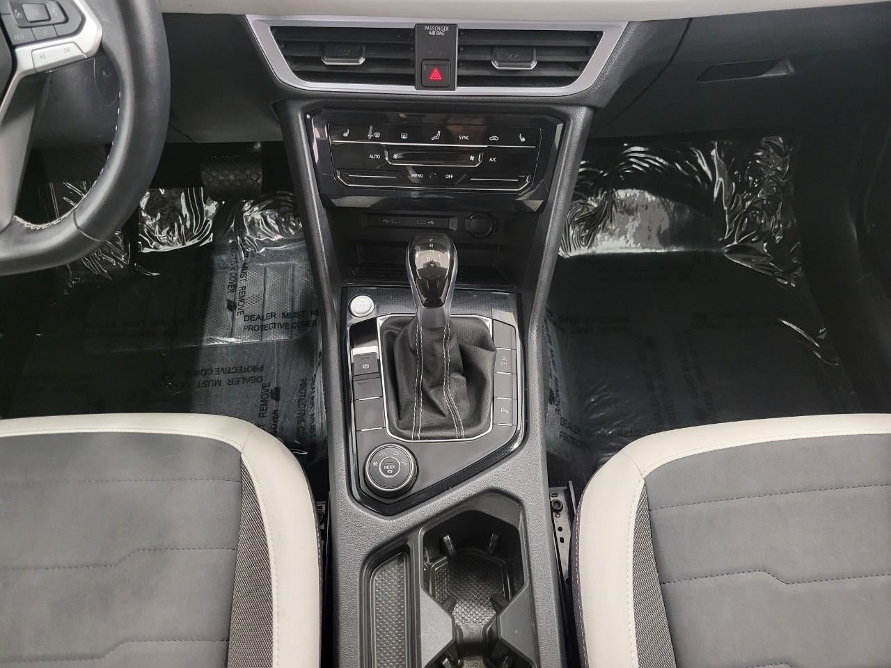 2025 Volkswagen Taos SE 4MOTION