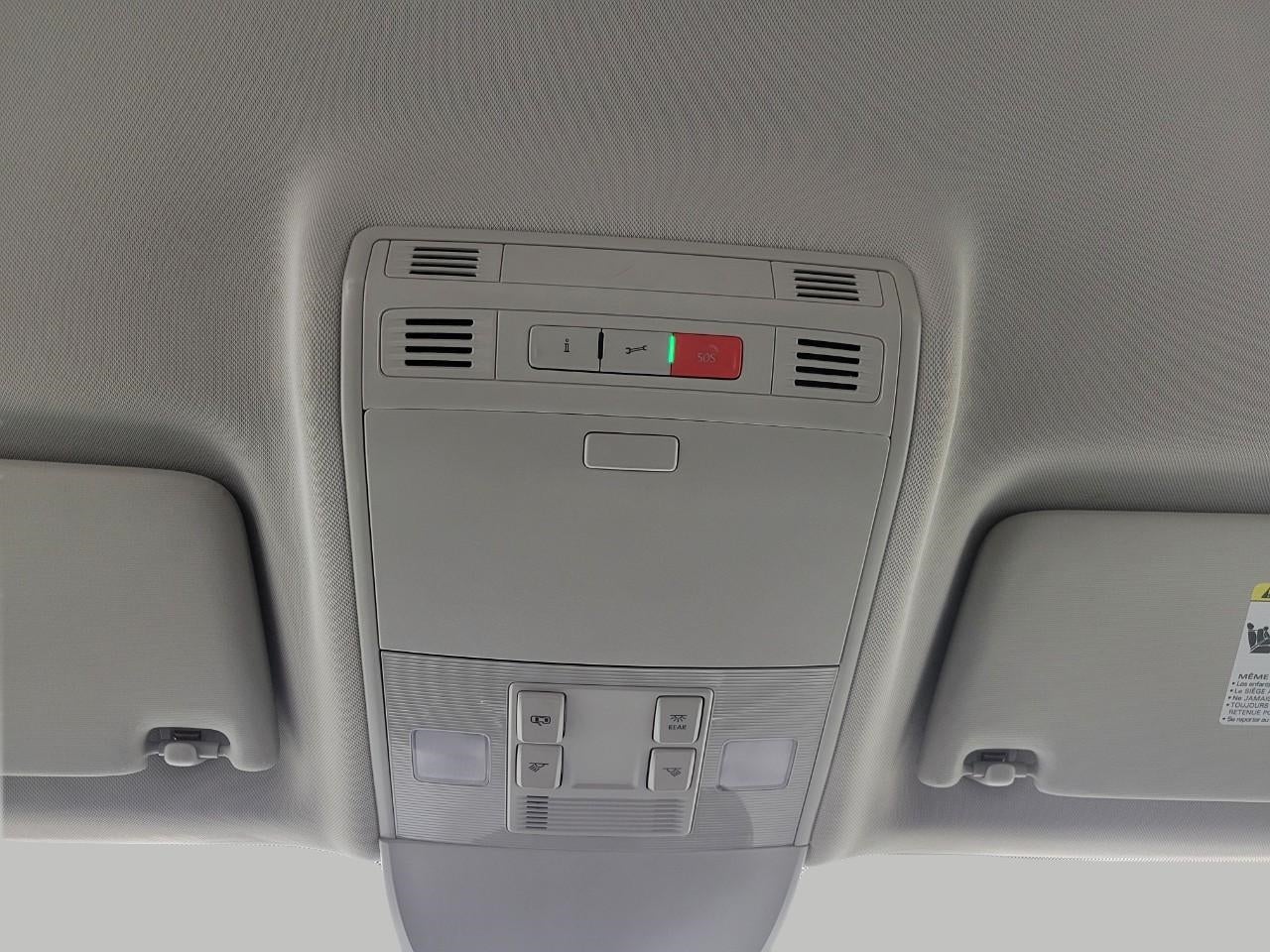 2025 Volkswagen Taos SE 4MOTION