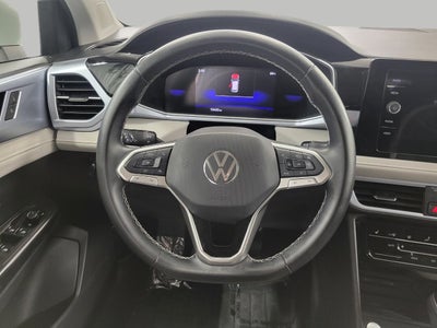 2025 Volkswagen Taos SE 4MOTION
