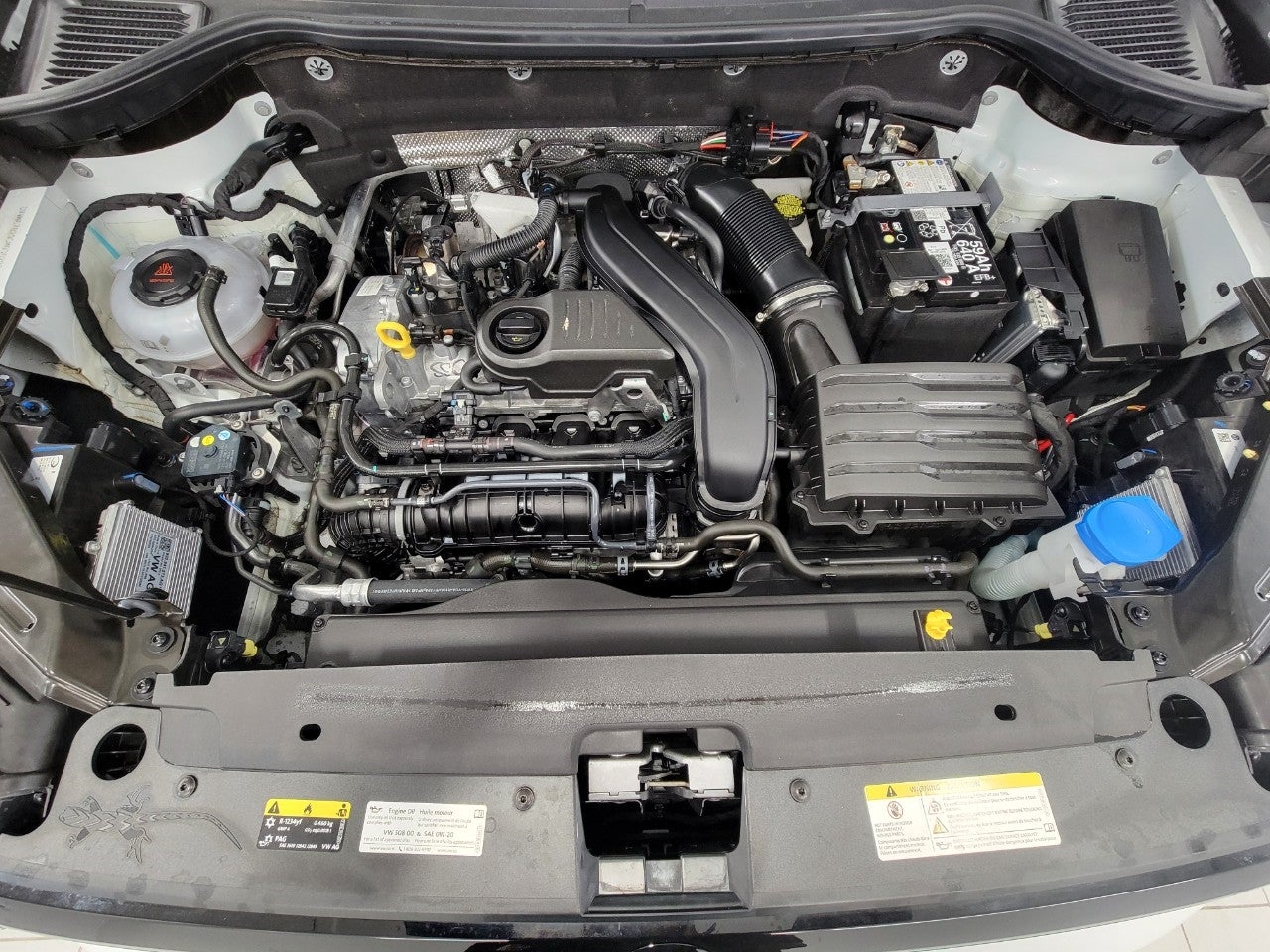 2025 Volkswagen Taos SE 4MOTION