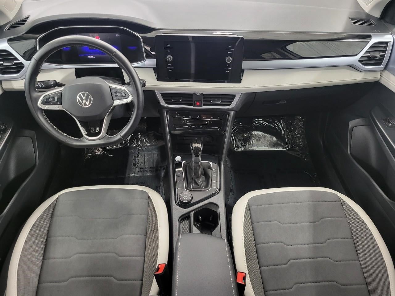 2025 Volkswagen Taos SE 4MOTION