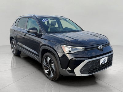 2025 Volkswagen Taos SE 4MOTION