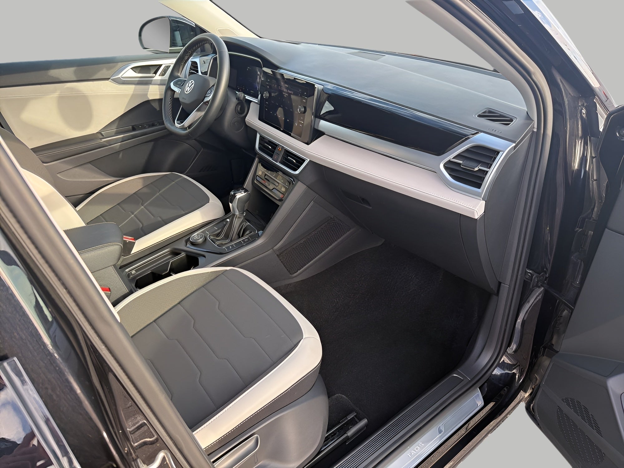 2025 Volkswagen Taos SE 4MOTION