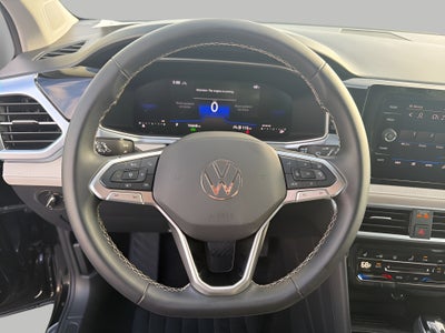 2025 Volkswagen Taos SE 4MOTION