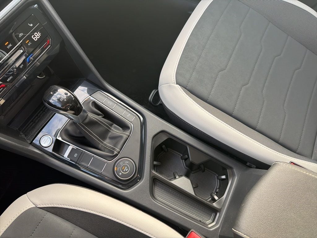 2025 Volkswagen Taos SE 4MOTION