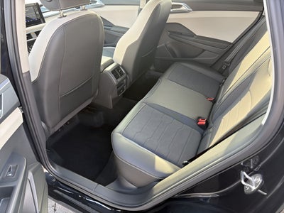 2025 Volkswagen Taos SE 4MOTION