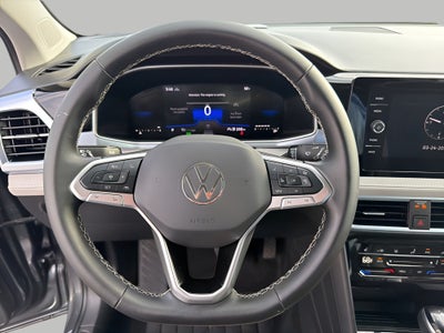 2025 Volkswagen Taos SE 4MOTION