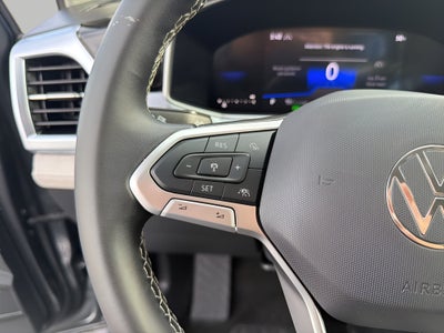 2025 Volkswagen Taos SE 4MOTION