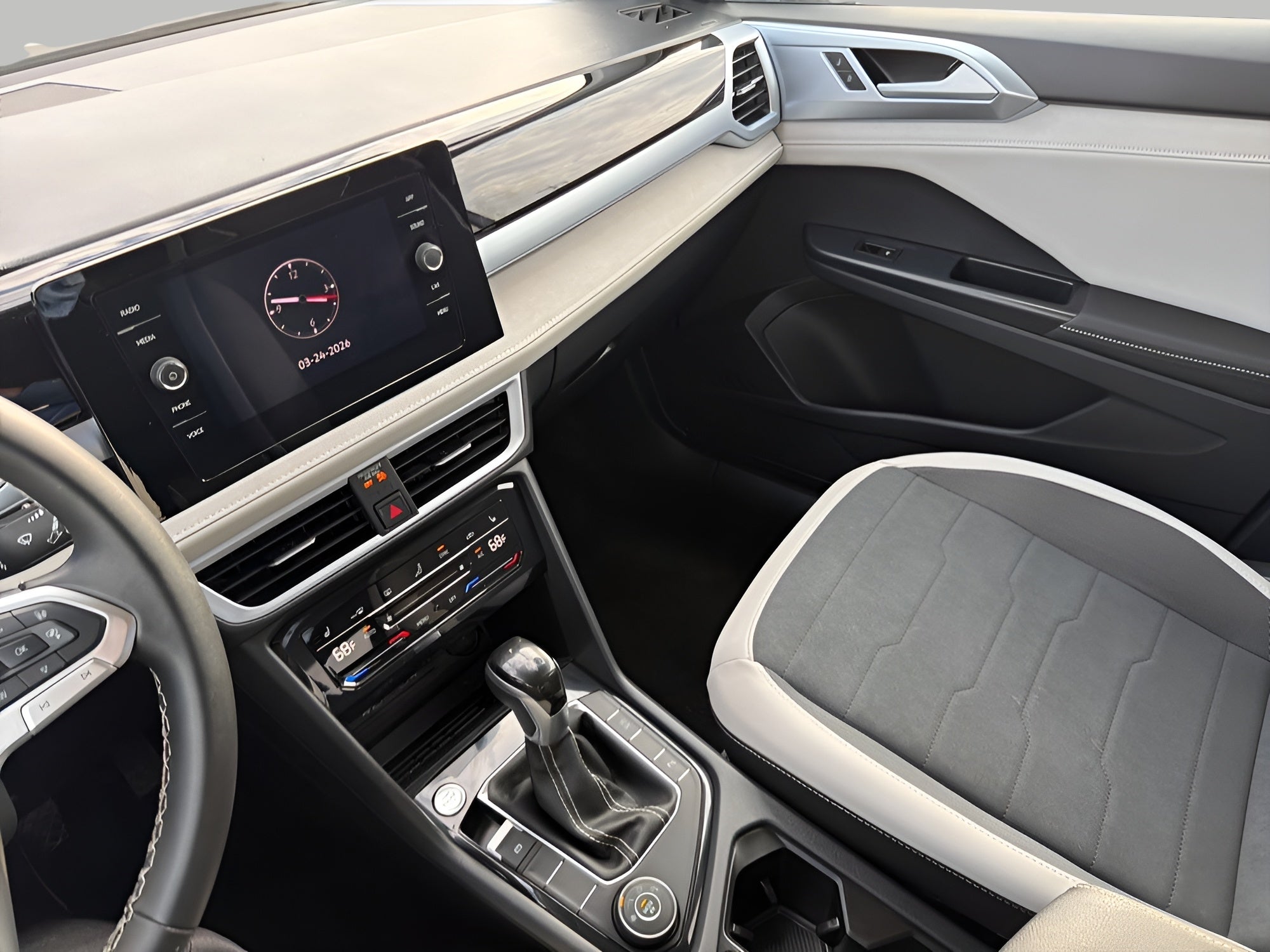 2025 Volkswagen Taos SE 4MOTION