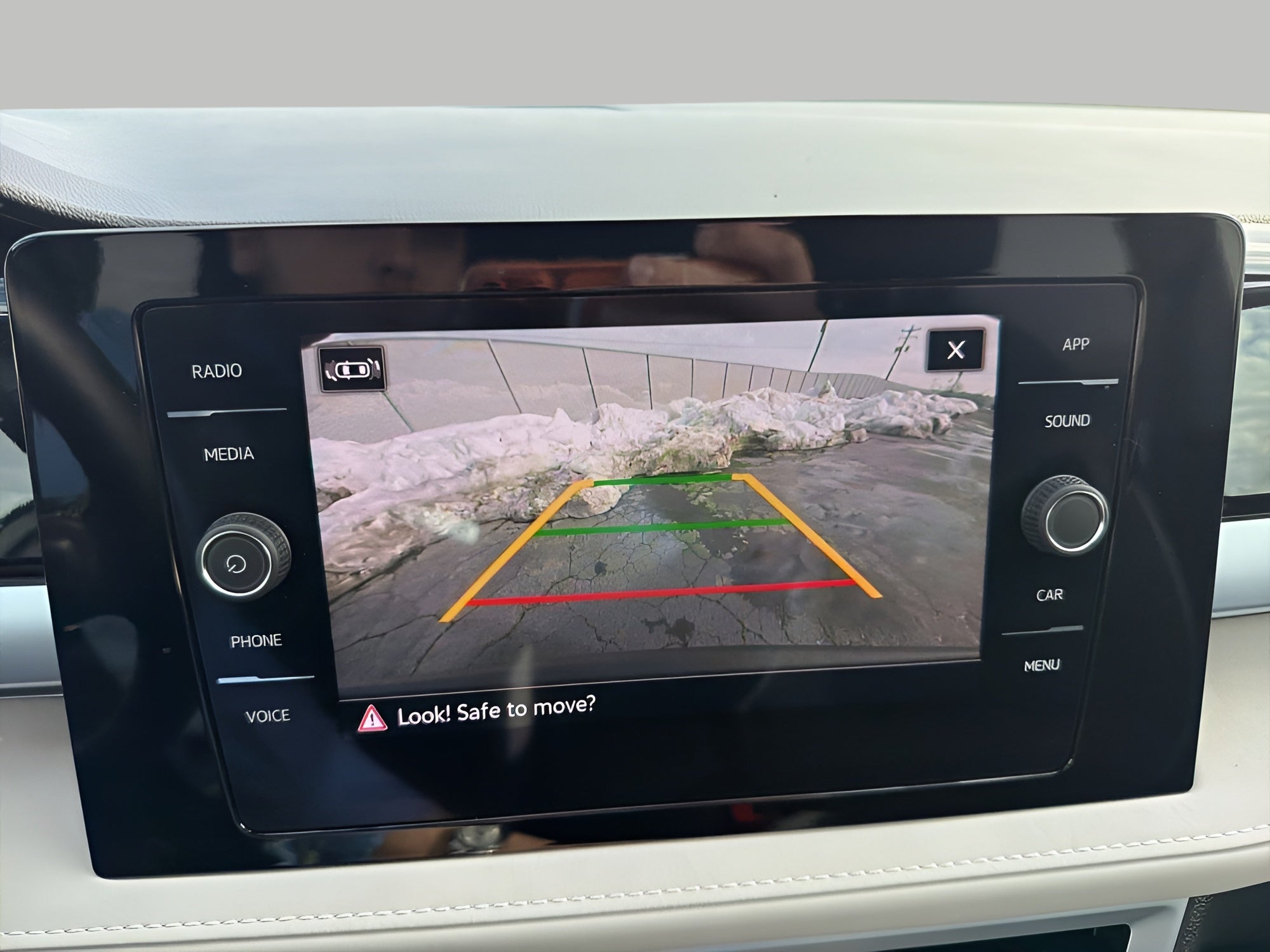 2025 Volkswagen Taos SE 4MOTION