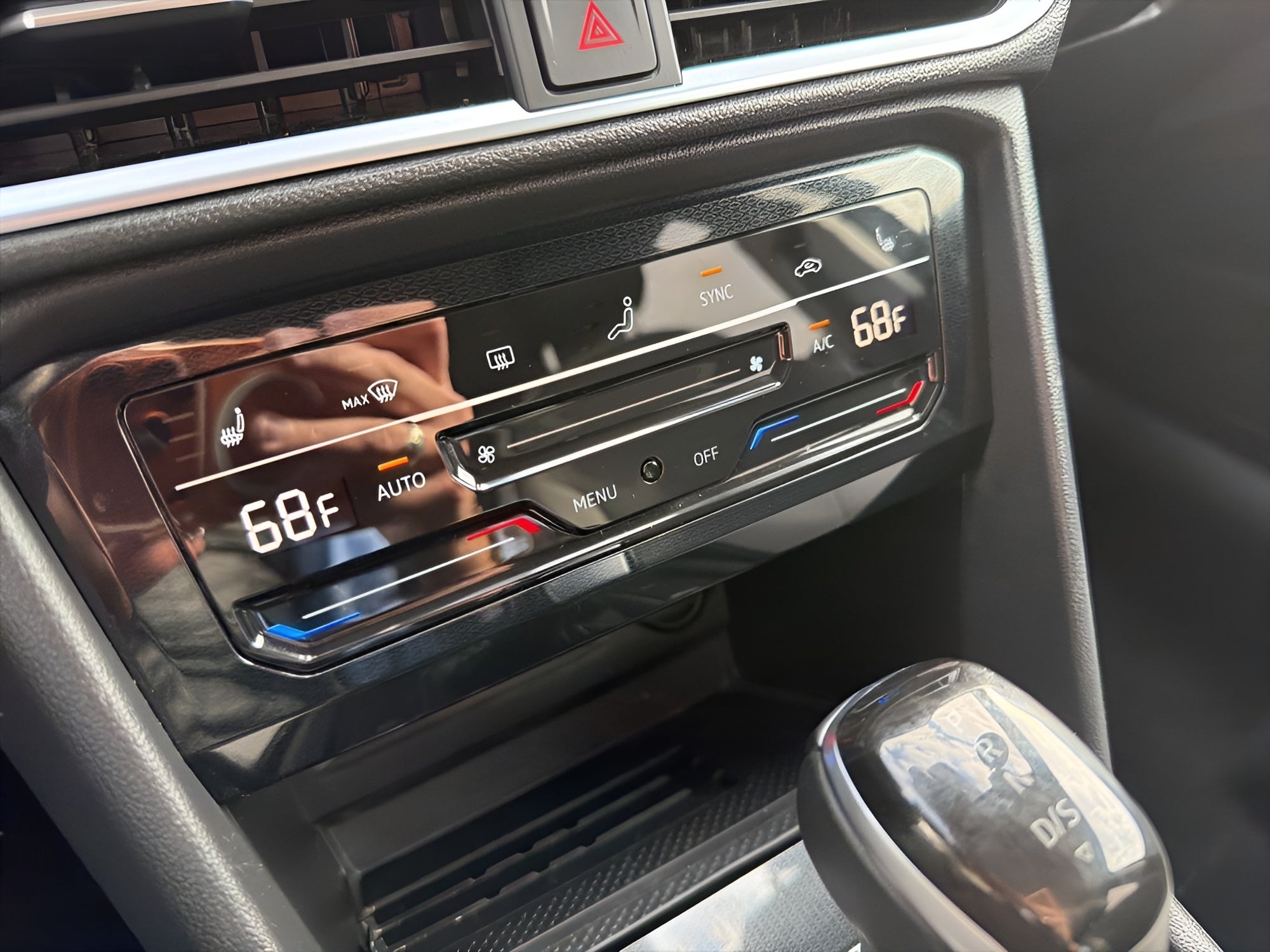 2025 Volkswagen Taos SE 4MOTION