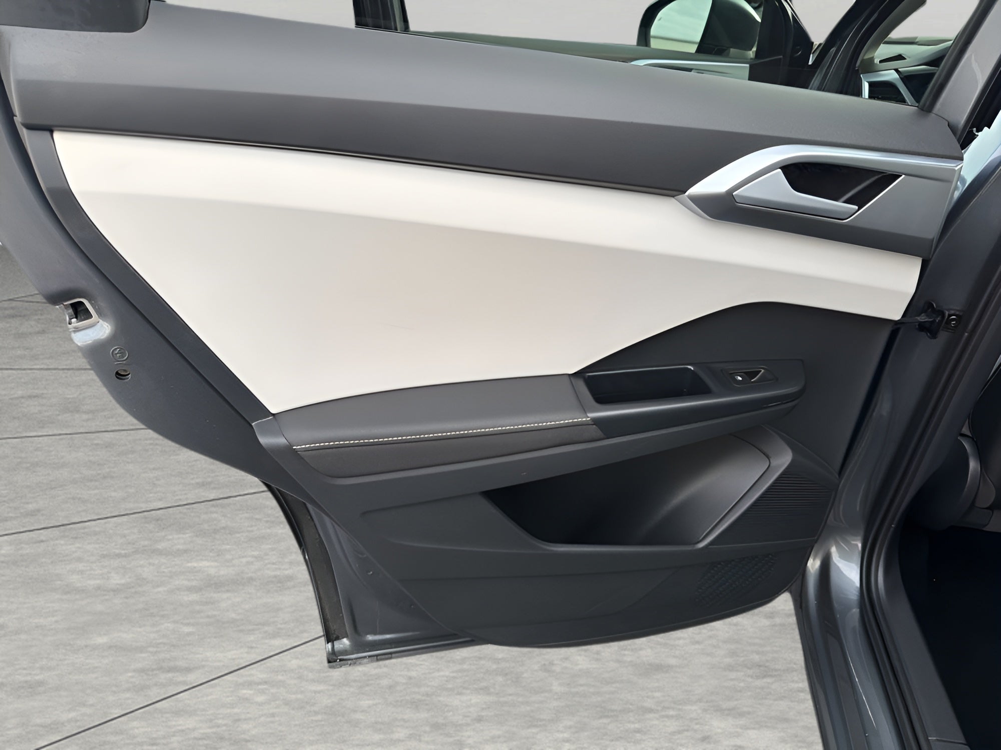 2025 Volkswagen Taos SE 4MOTION