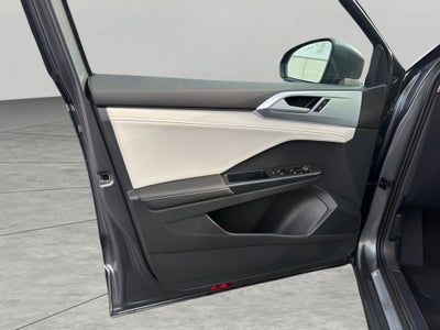 2025 Volkswagen Taos SE 4MOTION