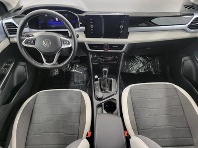 2025 Volkswagen Taos SE 4MOTION