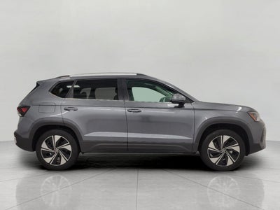 2025 Volkswagen Taos SE 4MOTION