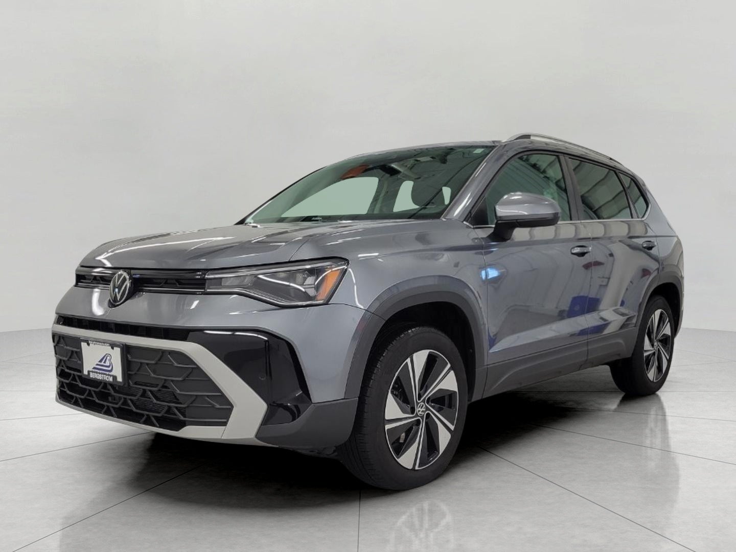 2025 Volkswagen Taos SE 4MOTION