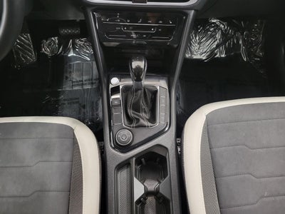 2025 Volkswagen Taos SE 4MOTION