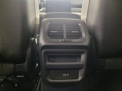 2025 Volkswagen Taos SE 4MOTION