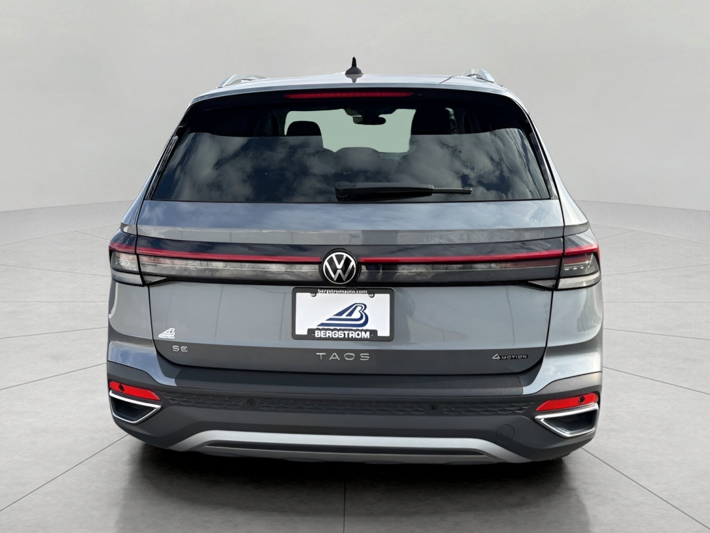 2025 Volkswagen Taos SE 4MOTION