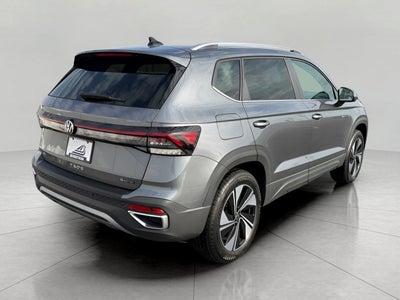 2025 Volkswagen Taos SE 4MOTION