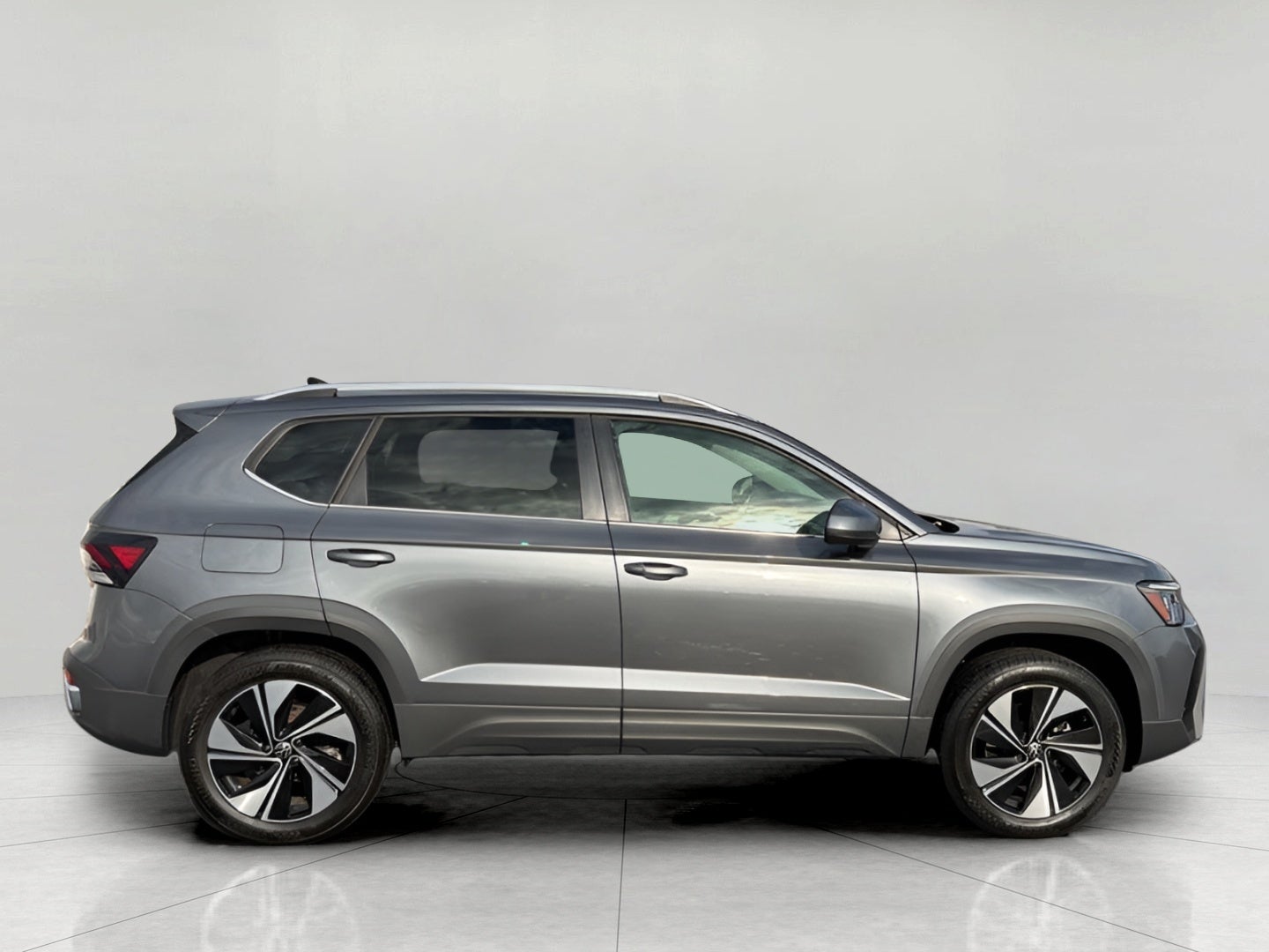 2025 Volkswagen Taos SE 4MOTION