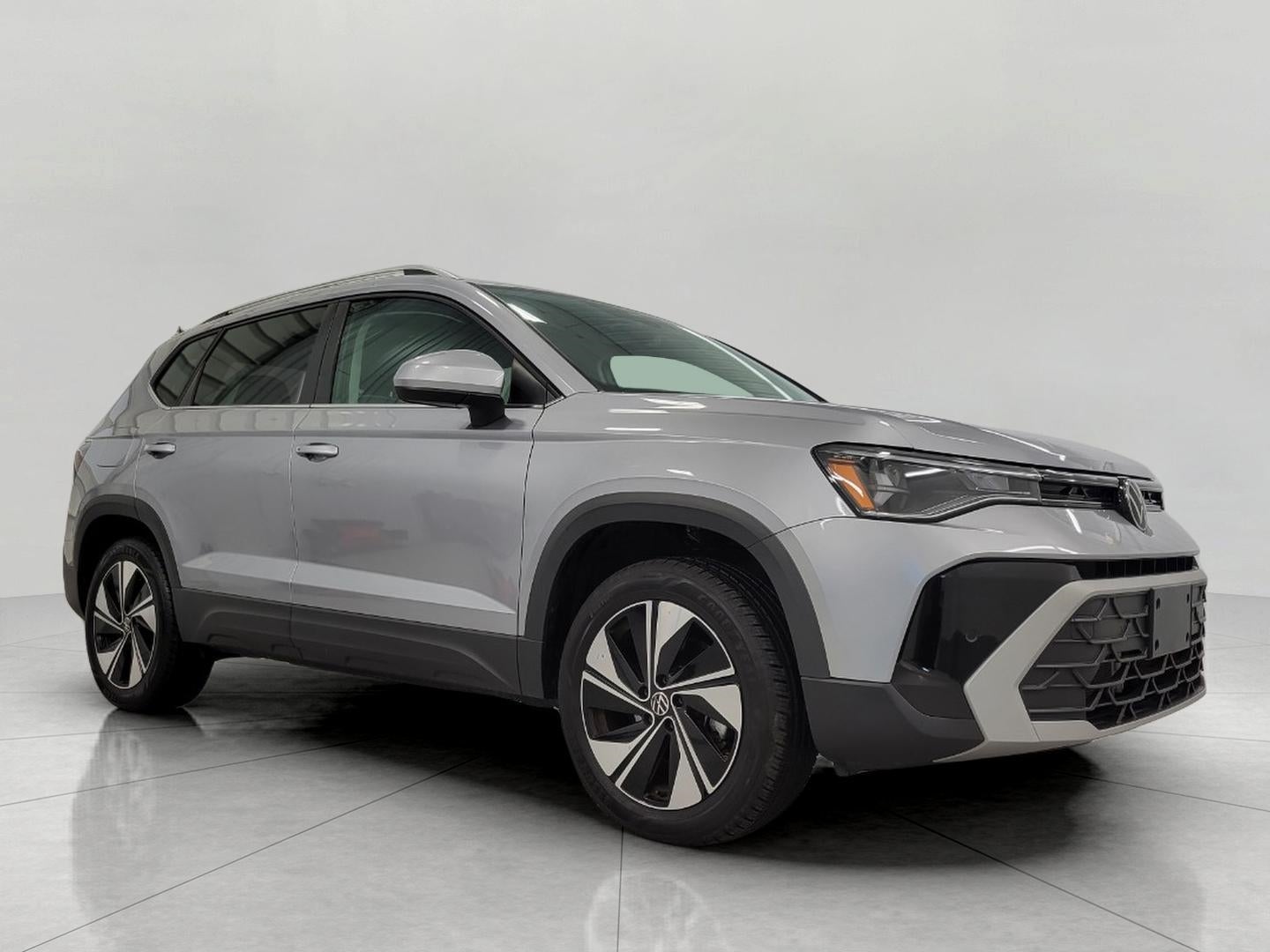 2025 Volkswagen Taos SE 4MOTION
