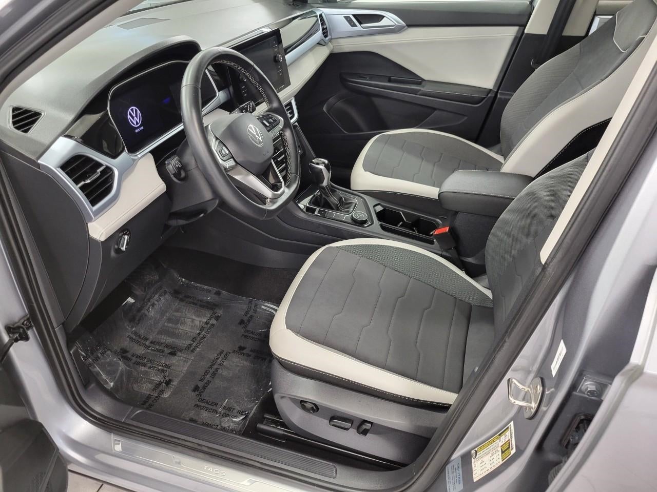 2025 Volkswagen Taos SE 4MOTION