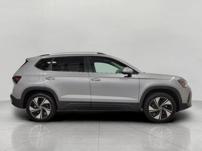 2025 Volkswagen Taos SE 4MOTION