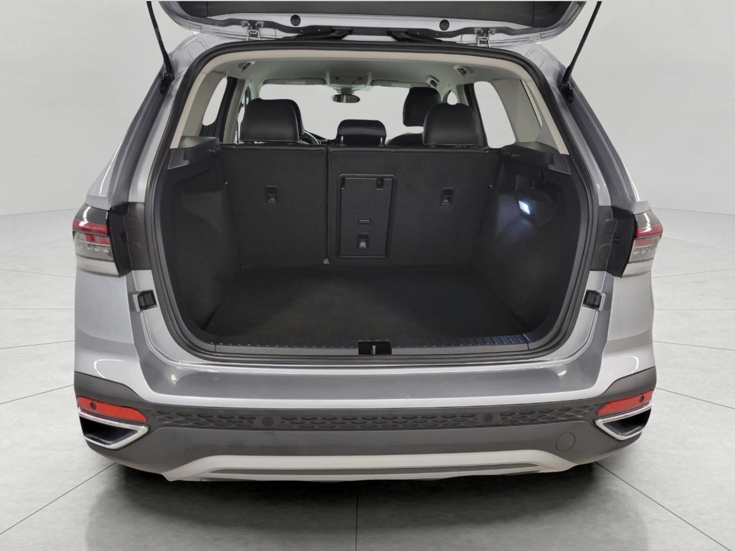 2025 Volkswagen Taos SE 4MOTION