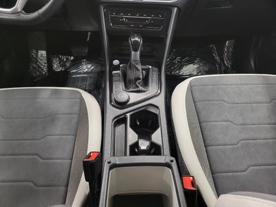 2025 Volkswagen Taos SE 4MOTION