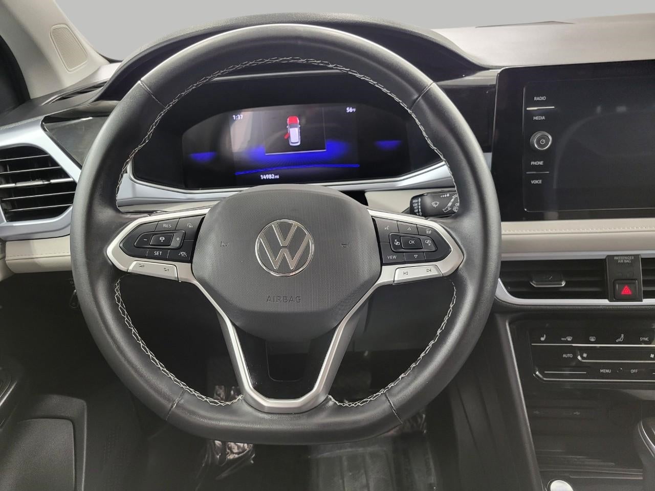 2025 Volkswagen Taos SE 4MOTION