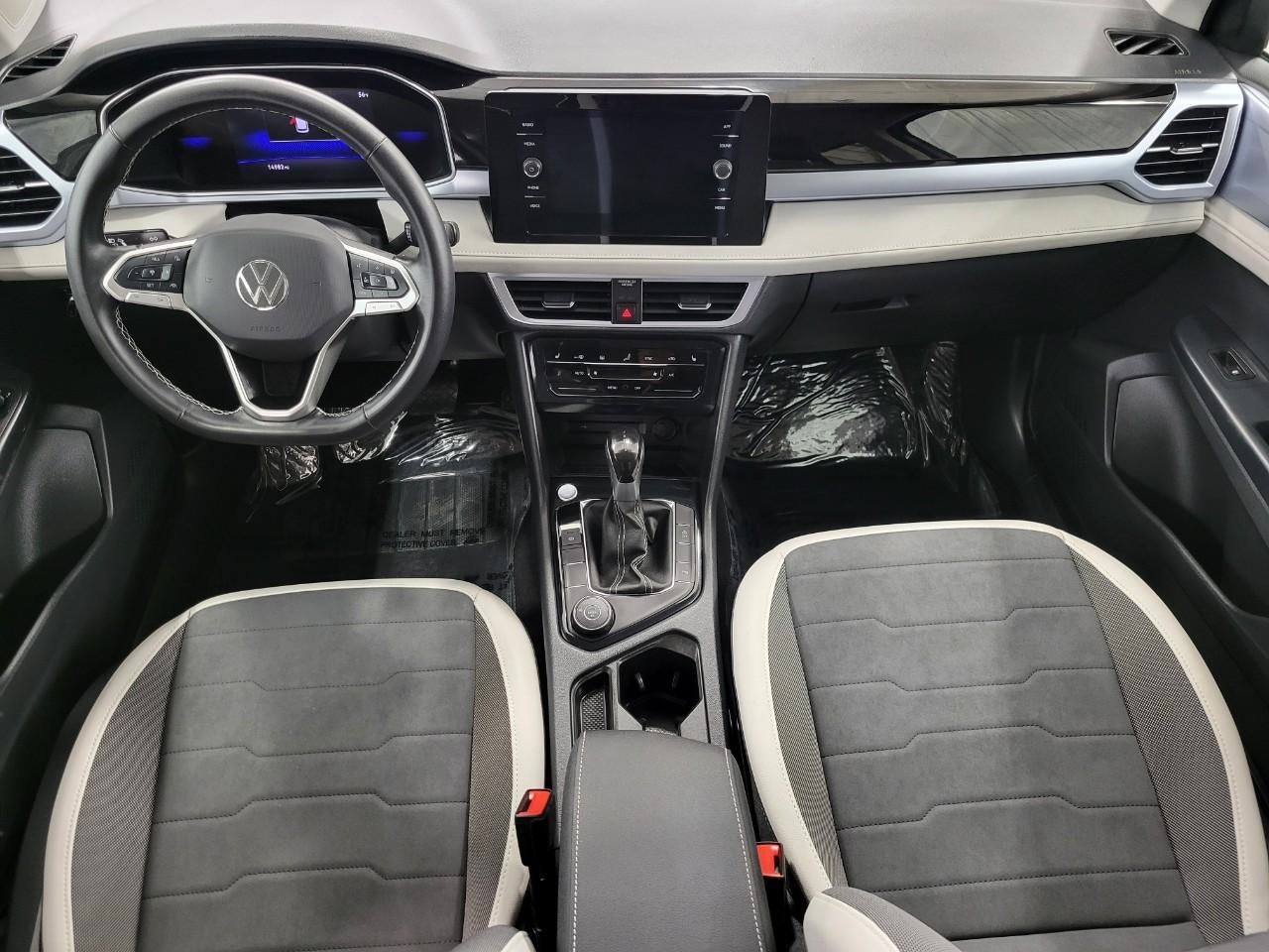 2025 Volkswagen Taos SE 4MOTION