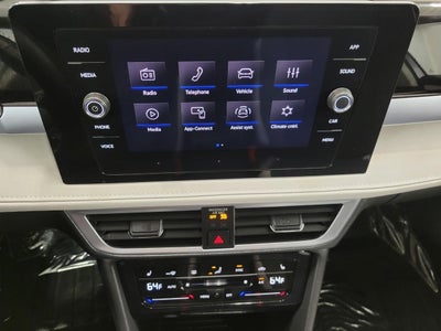 2025 Volkswagen Taos SE 4MOTION