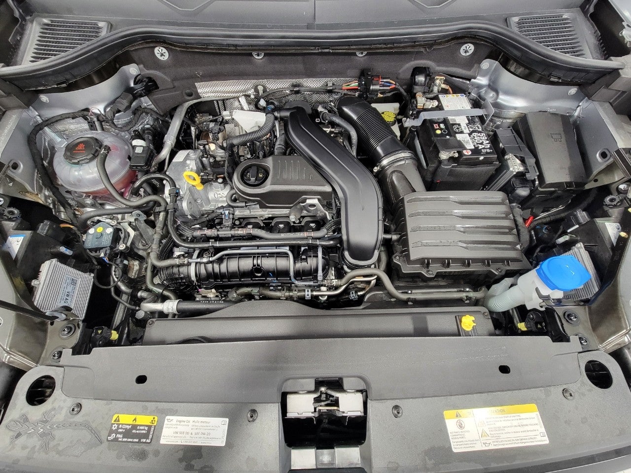 2025 Volkswagen Taos SE 4MOTION