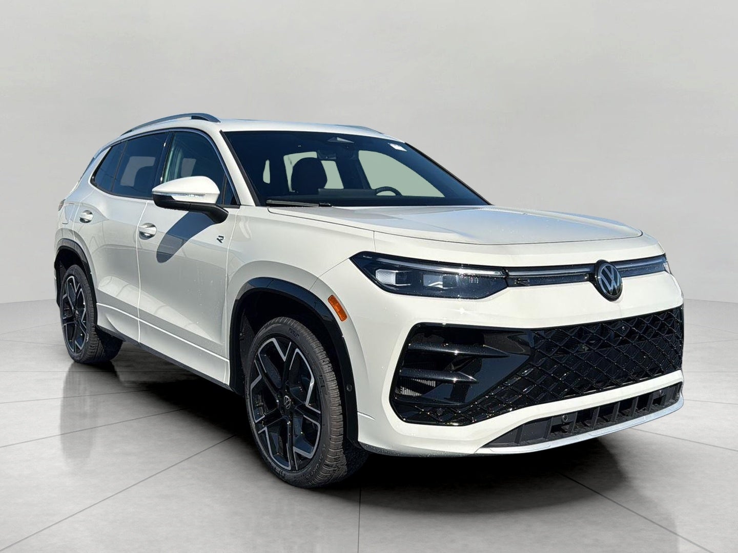 2026 Volkswagen Tiguan SEL R-Line Turbo 4MOTION