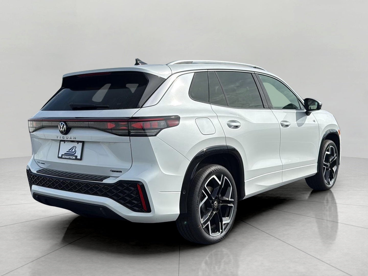 2026 Volkswagen Tiguan SEL R-Line Turbo 4MOTION