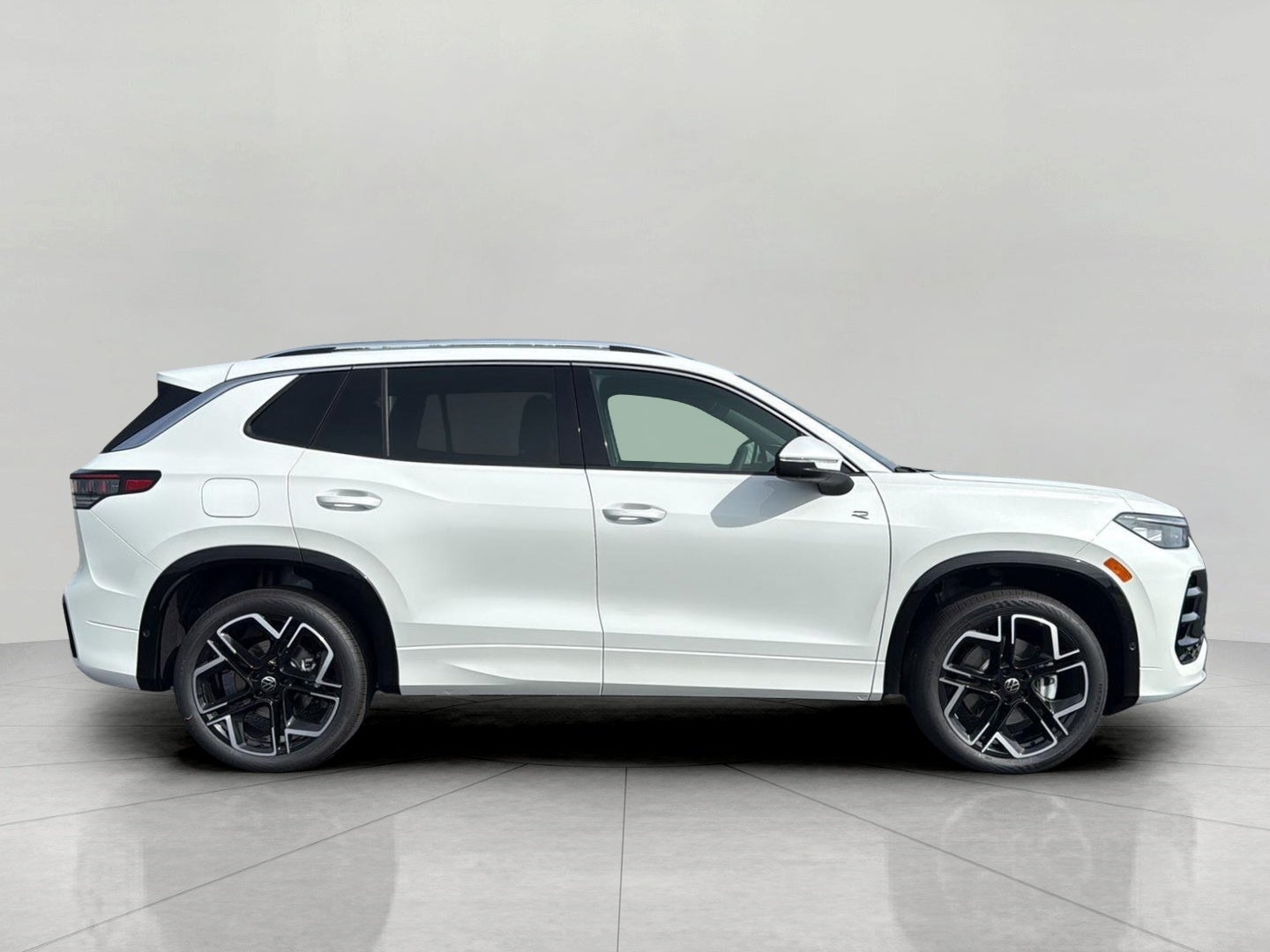 2026 Volkswagen Tiguan SEL R-Line Turbo 4MOTION