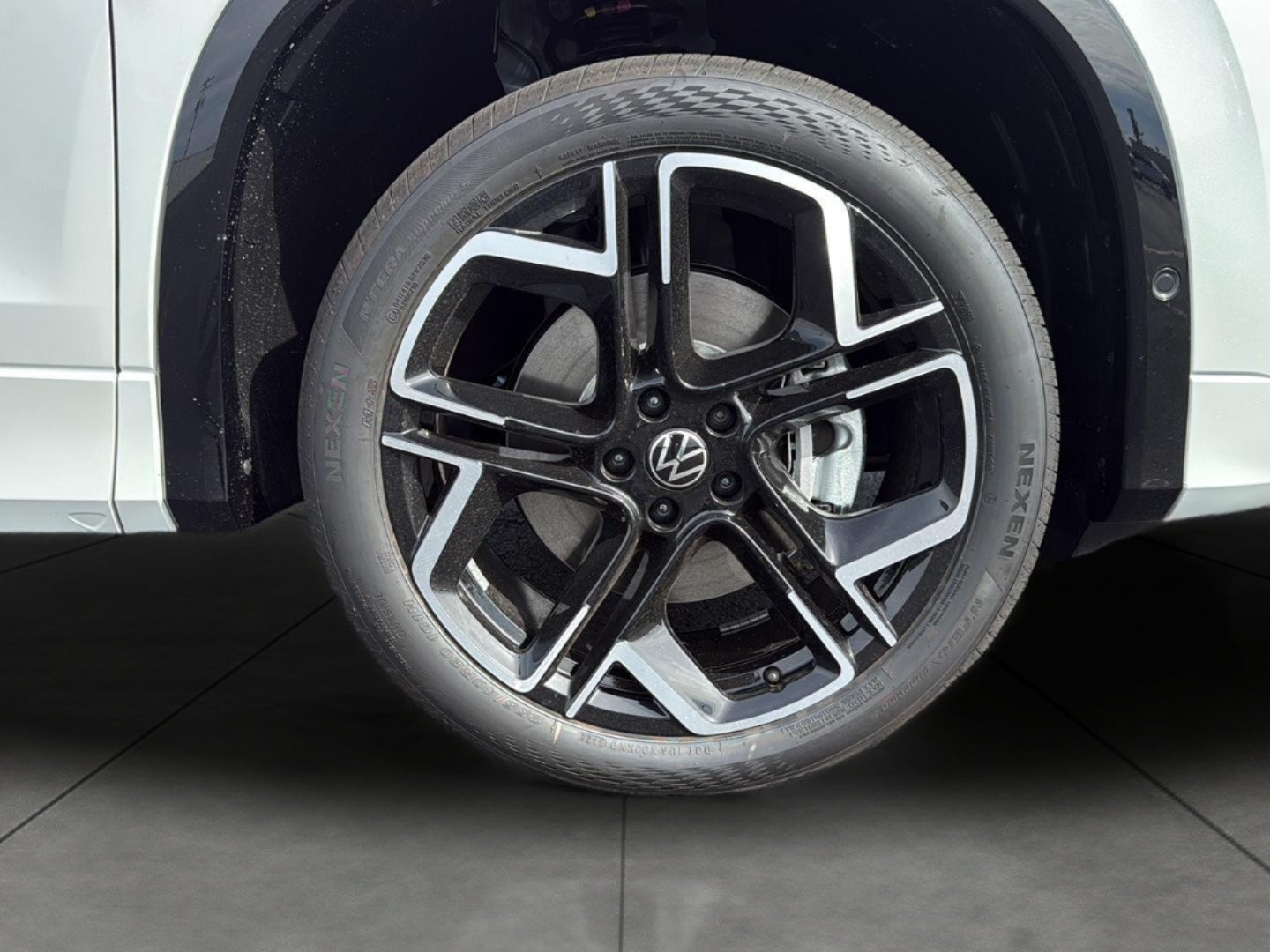 2026 Volkswagen Tiguan SEL R-Line Turbo 4MOTION