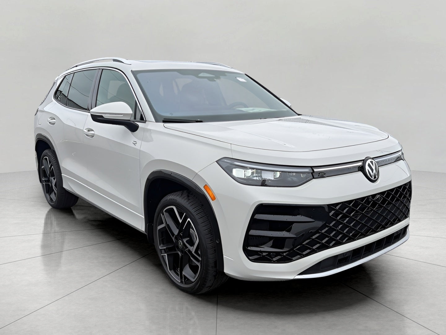 2026 Volkswagen Tiguan 2.0T SEL R-Line Turbo 4MOTION