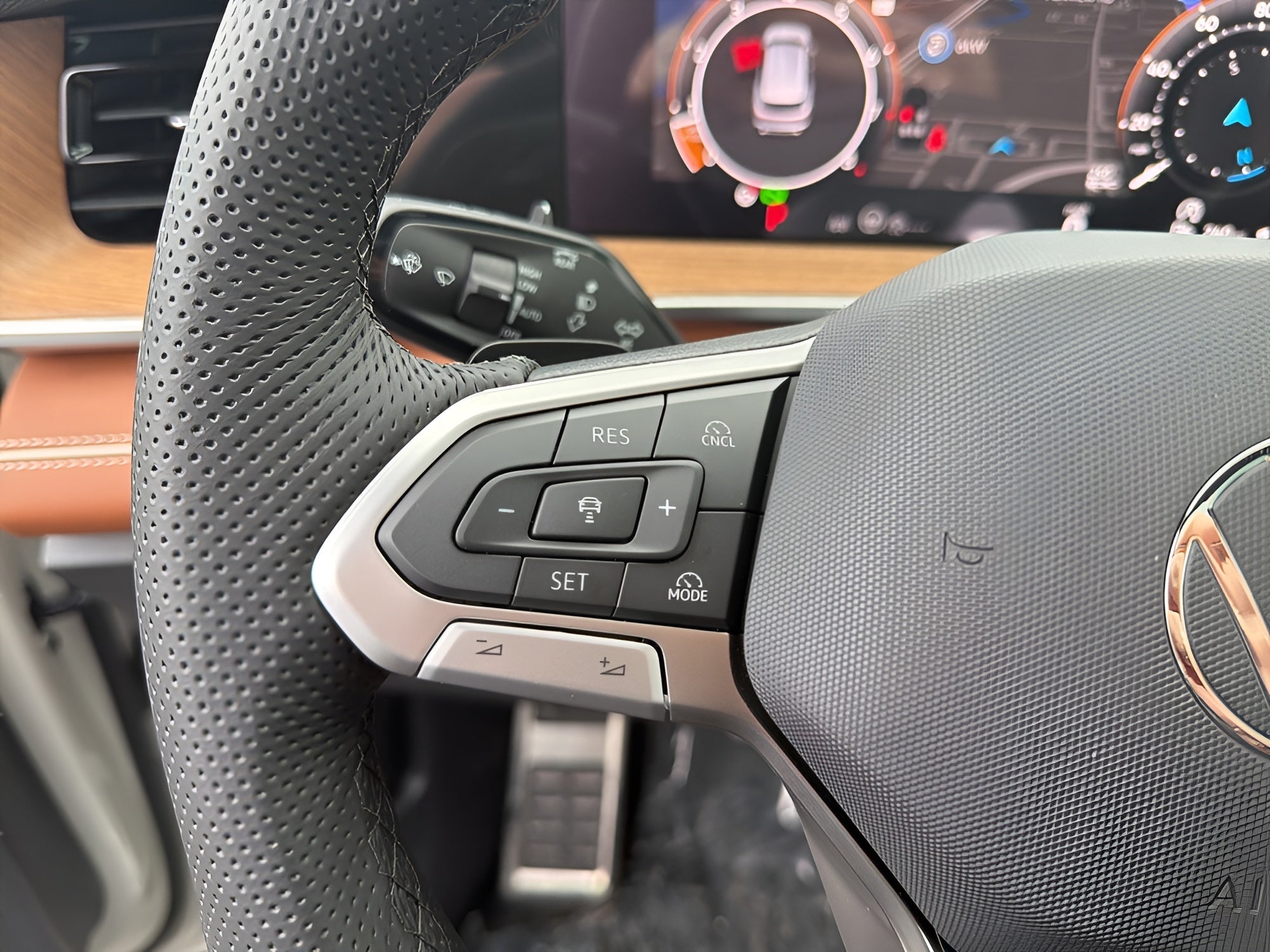 2026 Volkswagen Tiguan 2.0T SEL R-Line Turbo 4MOTION