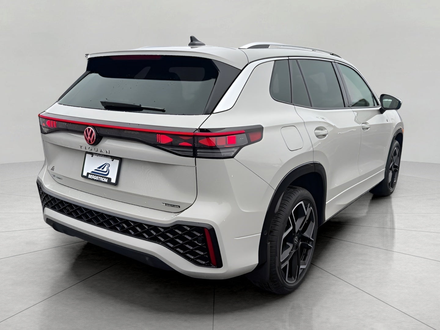 2026 Volkswagen Tiguan 2.0T SEL R-Line Turbo 4MOTION