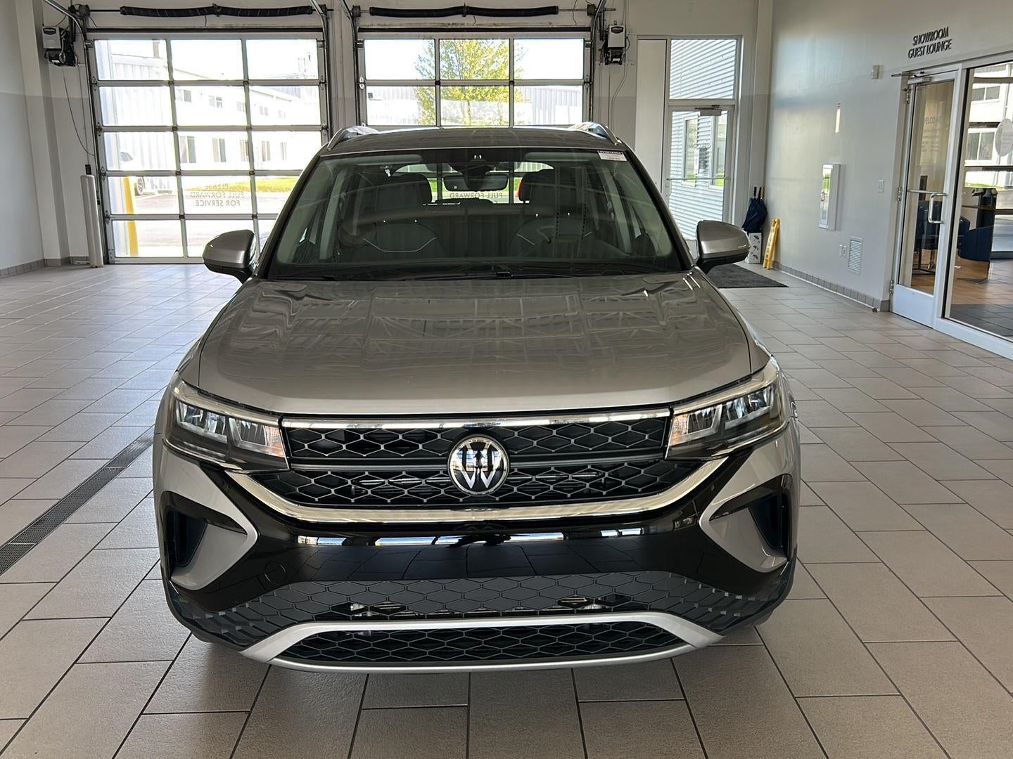 2024 Volkswagen Taos SE 4MOTION