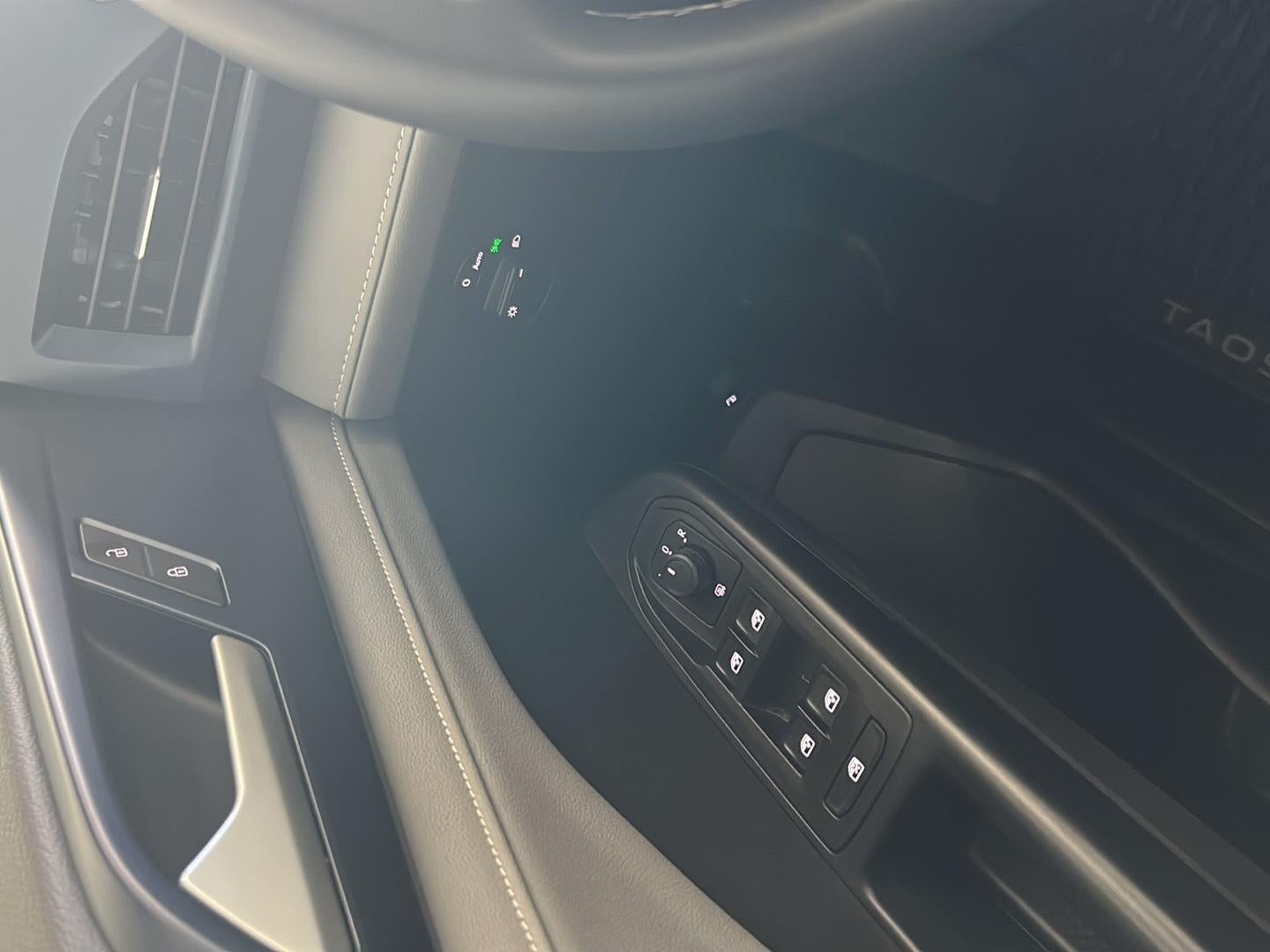 2024 Volkswagen Taos SE 4MOTION