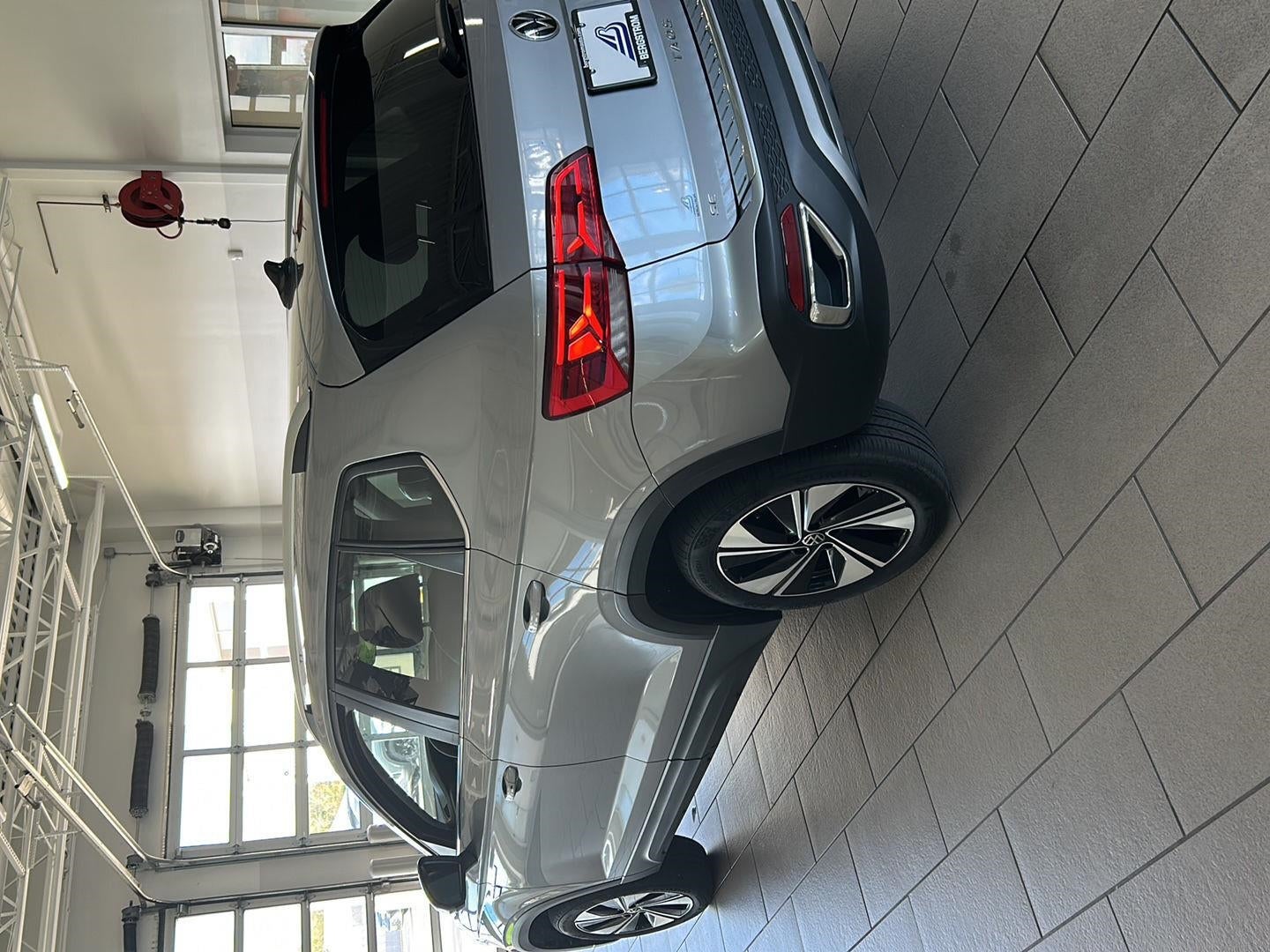 2024 Volkswagen Taos SE 4MOTION