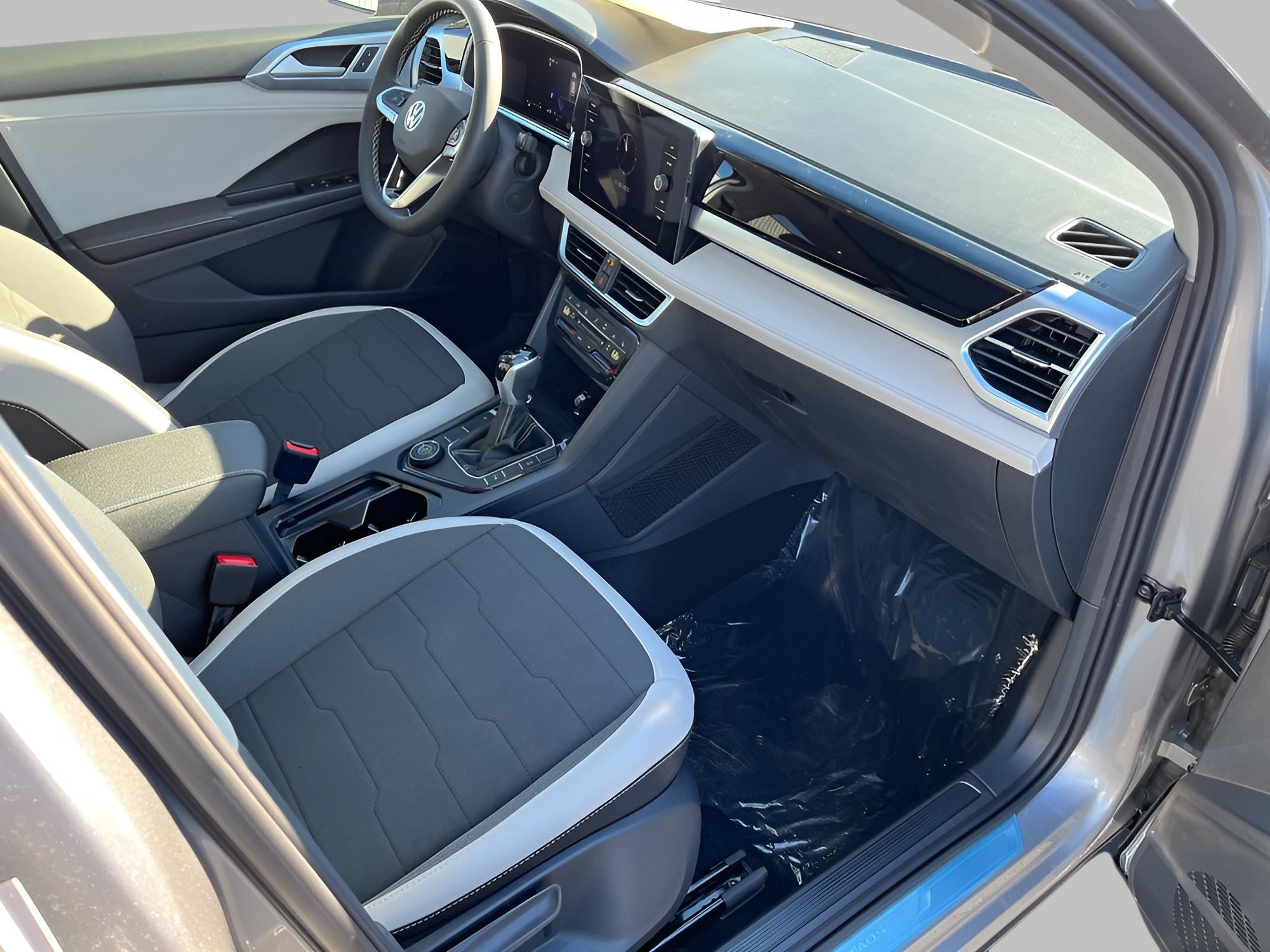 2025 Volkswagen Taos SE 4MOTION