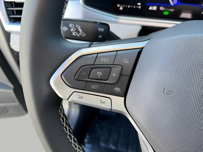 2025 Volkswagen Taos SE 4MOTION